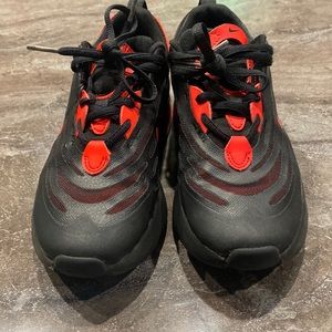 Kids sneakers